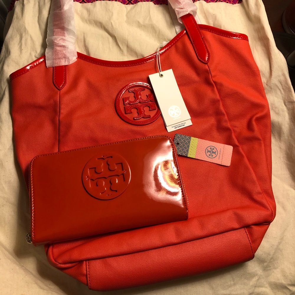 Tory Burch tote with free wallet!!!